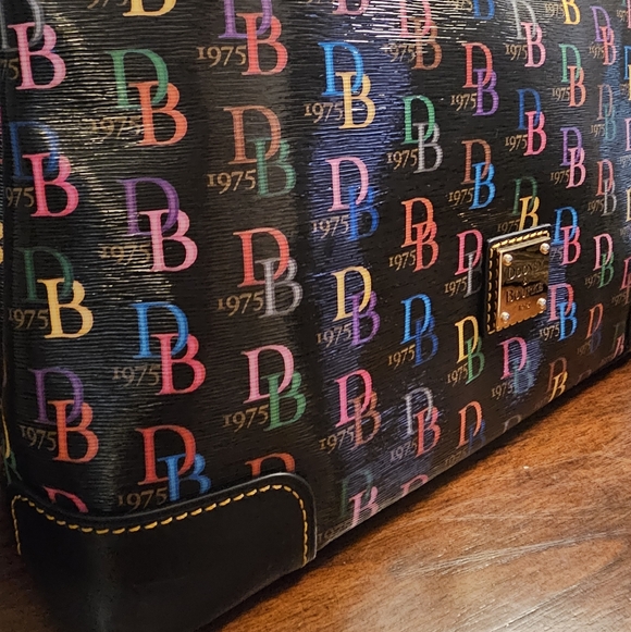 Dooney & Bourke - Picture 2 of 13